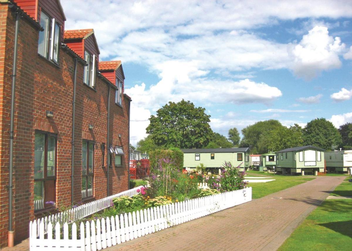 Weir Country Park Hotel Holtby Luaran gambar